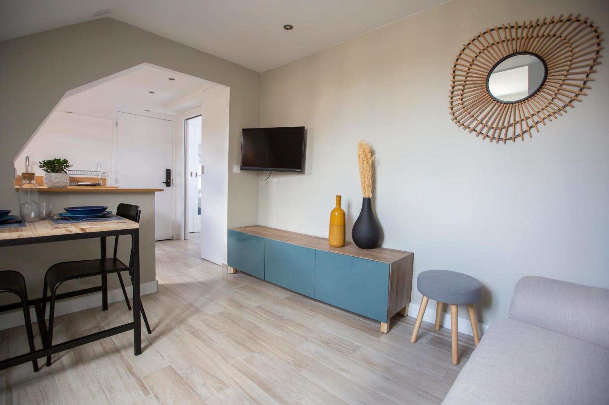 Modern Apartement In The City Center. Poissy Exterior photo